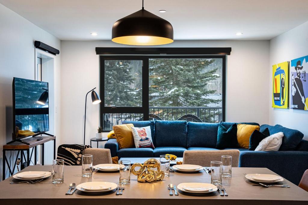 Апартаменты Revel In The Stoke By Revelstoke Vacations Экстерьер фото